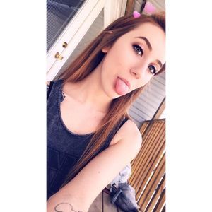 Meet your Posher, Hollie